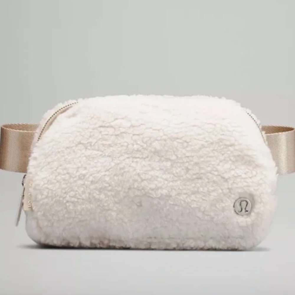 BLACK FRIDAY SALE NWT Lululemon Fleece Belt Bag in Natural Ivory/Trench